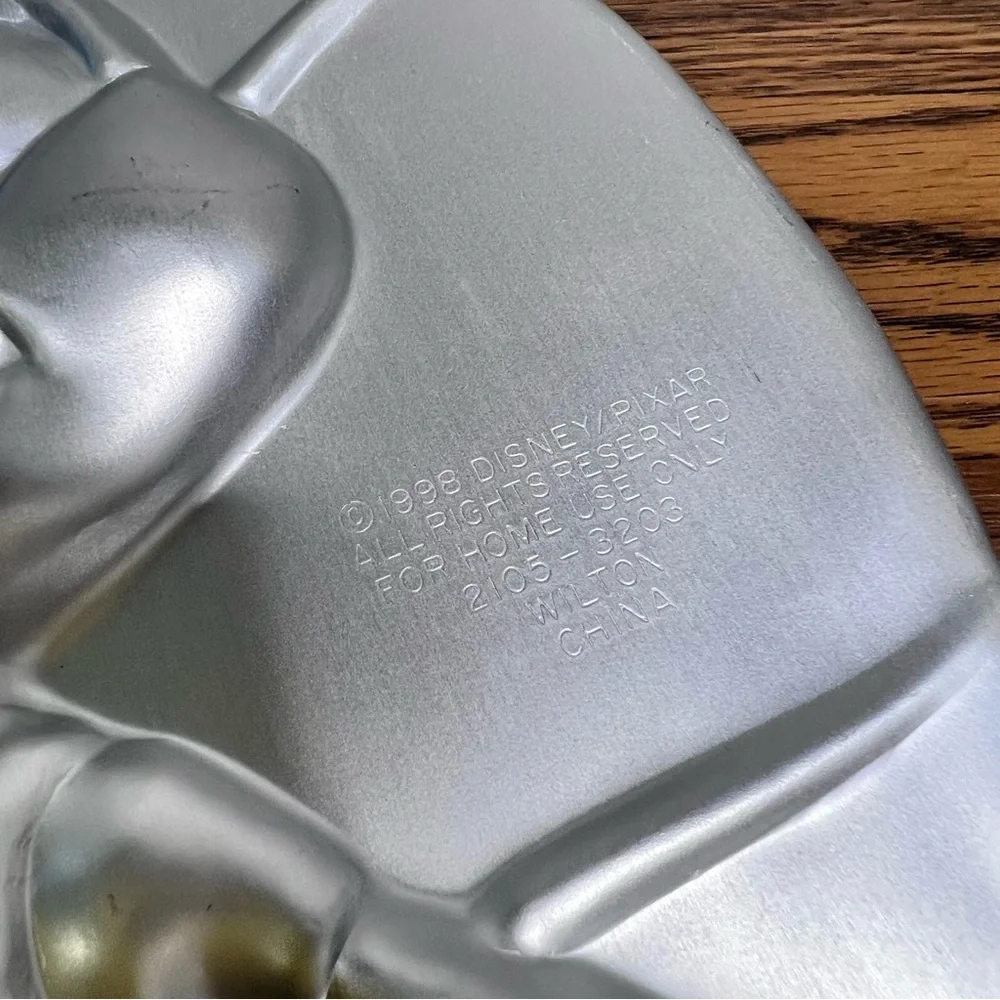 Wilton 1998 Disney Pixar Bugs Life Flik Cake Pan